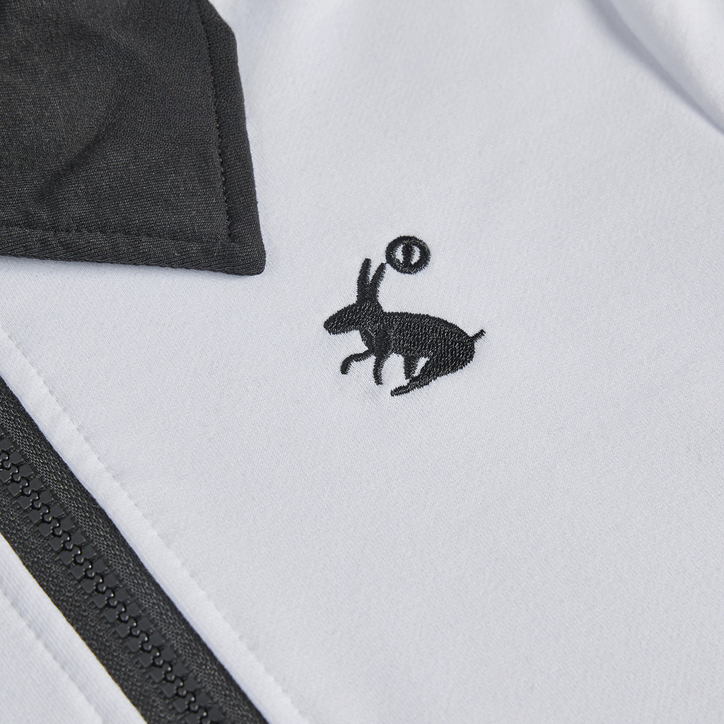 Camiseta Tipo Polo con Cremallera y Bordado